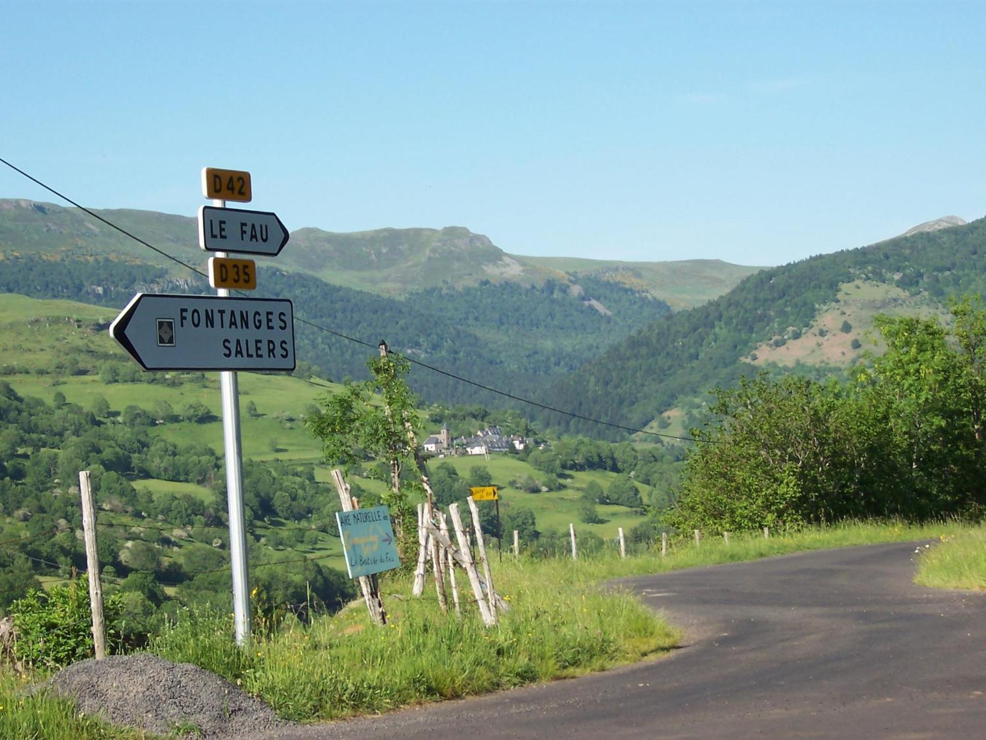 Auberge Hotel De Tournemire - Cantal المظهر الخارجي الصورة