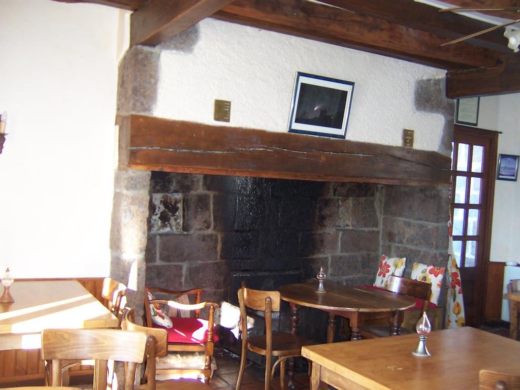 Auberge Hotel De Tournemire - Cantal المظهر الخارجي الصورة